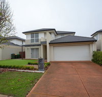 Superb Luxe 5BR housePoint Cook near lake - Accommodation Yamba