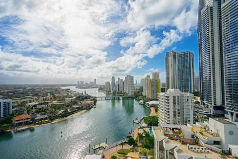 Superb Surfers Paradise Apartment - Top Location! - Accommodation Yamba 1