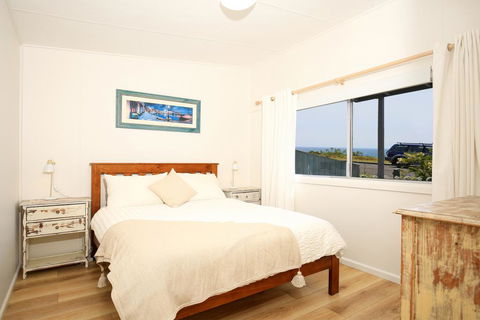 Surf Shack - Pet Friendly - 1 Min Walk To Beach - Accommodation Yamba 3