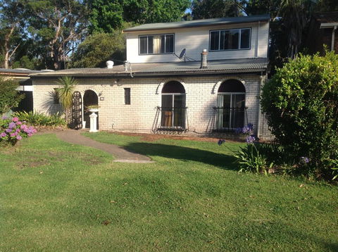 Surfer's Rest In Berrara - Accommodation Yamba 0