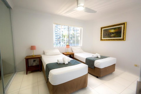 Surfers Del Rey - Accommodation Yamba 1