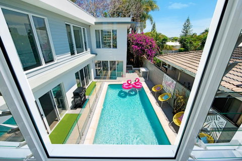Surfers Paradise Holiday Home Almalfi Drive - Accommodation Yamba 3