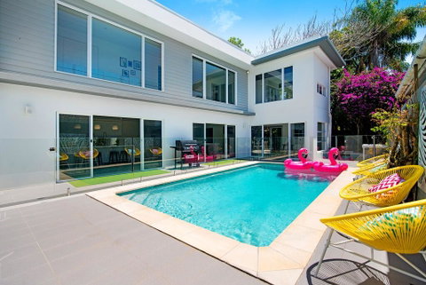 Surfers Paradise Holiday Home Almalfi Drive - Accommodation Yamba 1