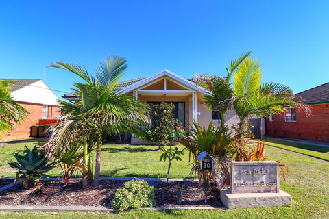 Surfside - Accommodation Yamba 0