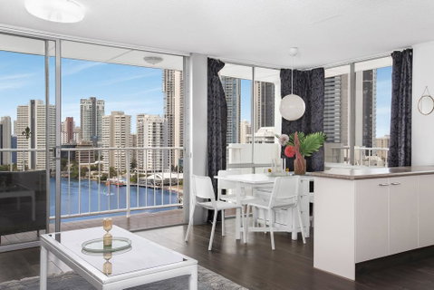 Sweeping Views Of Surfers Paradise And Chevron Island - Accommodation Yamba 1