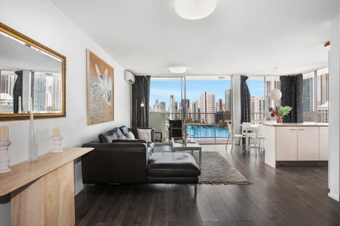 Sweeping Views Of Surfers Paradise And Chevron Island - Accommodation Yamba 0