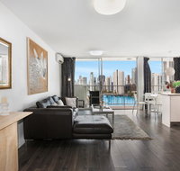 Sweeping Views of Surfers Paradise and Chevron Island - Accommodation Yamba