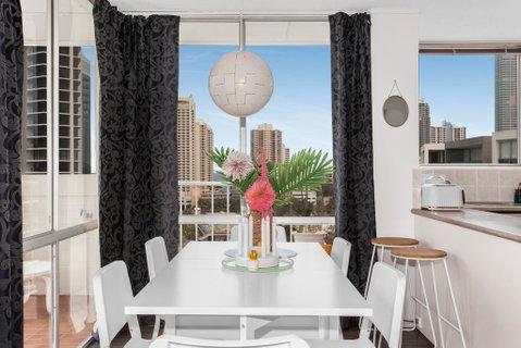 Sweeping Views Of Surfers Paradise And Chevron Island - Accommodation Yamba 2