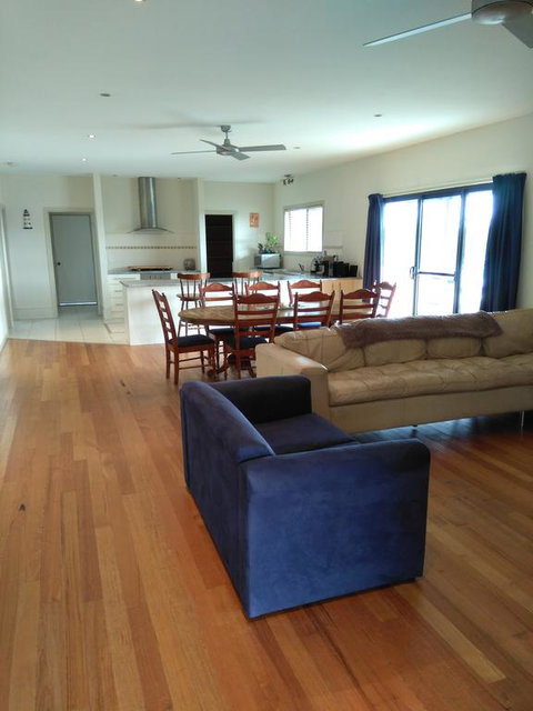 Symuya - Accommodation Yamba 2