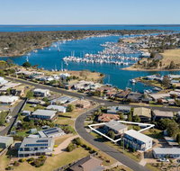 Tanjil - A stroll from the water in Paynesville - Accommodation Yamba