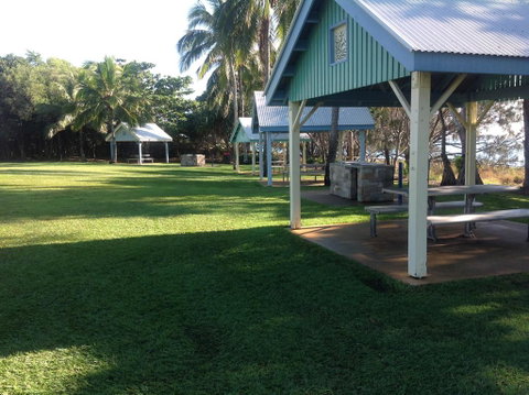 Tannum Sands Hotel / Motel - Accommodation Yamba 0