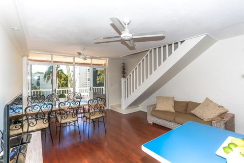 Taranaki Apartment - Accommodation Yamba 2