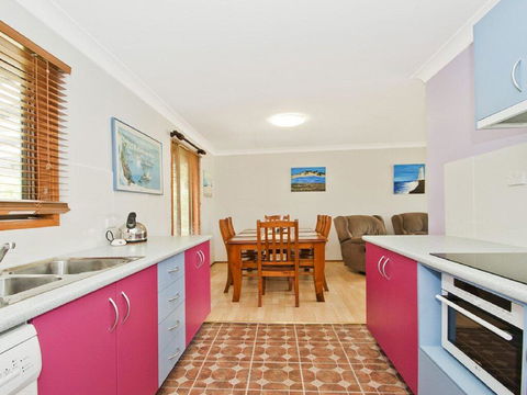 Tea Tree Cottage - Great Yard For Pets And Kids - Accommodation Yamba 1