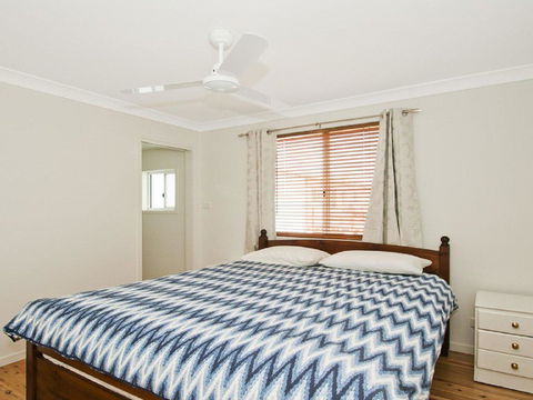Tea Tree Cottage - Great Yard For Pets And Kids - Accommodation Yamba 3