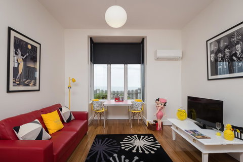 Penguin Waterfront Escape - Accommodation Yamba 16