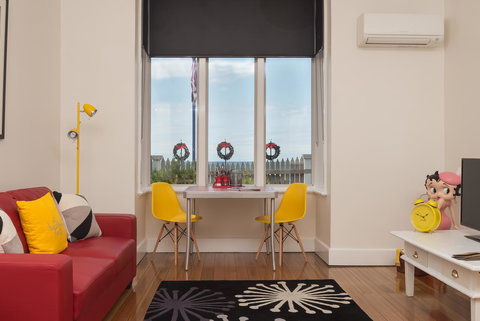 Penguin Waterfront Escape - Accommodation Yamba 15