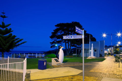 Penguin Waterfront Escape - Accommodation Yamba 2