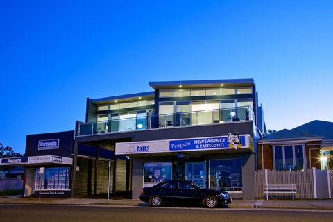 Penguin Waterfront Escape - Accommodation Yamba 9