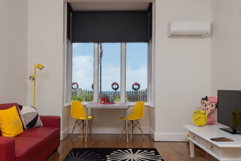 Penguin Waterfront Escape - Accommodation Yamba 14