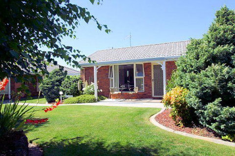 Shearwater Cottages - Accommodation Yamba 2