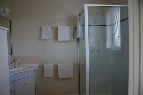 Shearwater Cottages - Accommodation Yamba 9