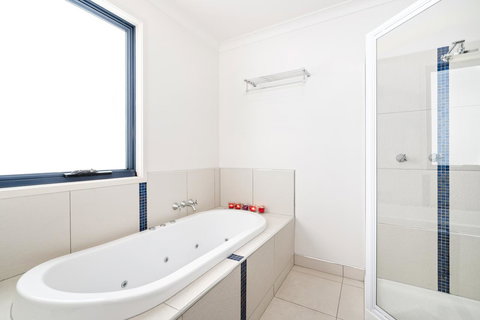 Madsen Retreat - Accommodation Yamba 2