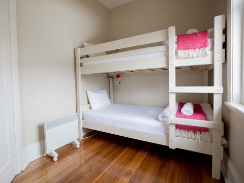 Montacute Boutique Bunkhouse - Accommodation Yamba 12