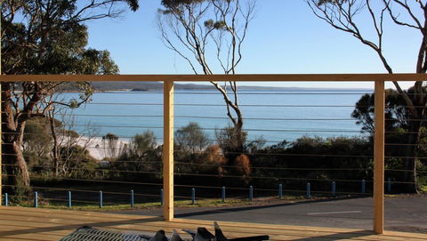 KINGFISHER COTTAGE Beachfront At The Binalong Bay - Accommodation Yamba 6