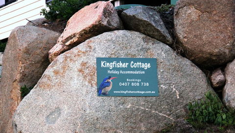 KINGFISHER COTTAGE Beachfront At The Binalong Bay - Accommodation Yamba 15