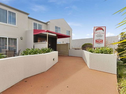 Battery Point Apartment With Car Park - Accommodation Yamba 0