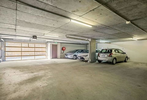 Battery Point Apartment With Car Park - Accommodation Yamba 12