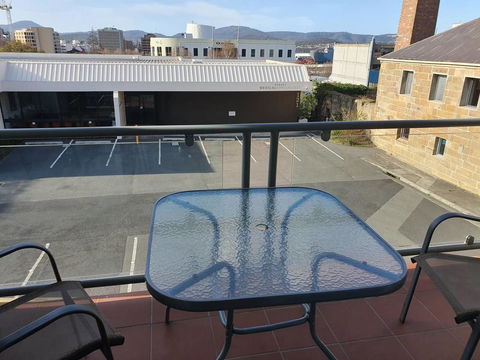 Battery Point Apartment With Car Park - Accommodation Yamba 11