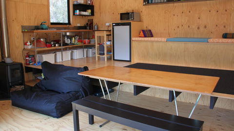 BAY OF FIRES ECO HUT Off Grid Experience At Binalong Bay - Accommodation Yamba 6
