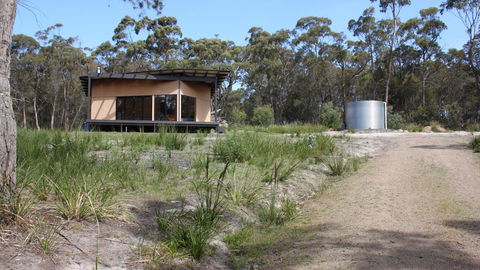 BAY OF FIRES ECO HUT Off Grid Experience At Binalong Bay - Accommodation Yamba 20