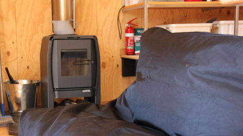 BAY OF FIRES ECO HUT Off Grid Experience At Binalong Bay - Accommodation Yamba 7