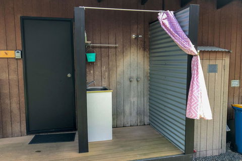 BAY OF FIRES ECO HUT Off Grid Experience At Binalong Bay - Accommodation Yamba 17