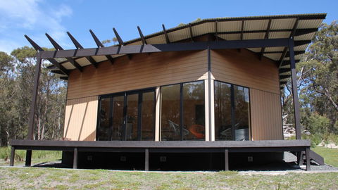 BAY OF FIRES ECO HUT Off Grid Experience At Binalong Bay - Accommodation Yamba 21