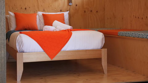 BAY OF FIRES ECO HUT Off Grid Experience At Binalong Bay - Accommodation Yamba 3