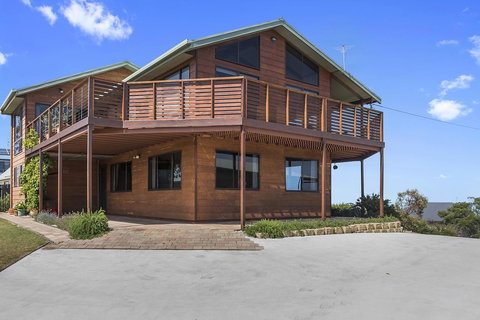 Zenith - Accommodation Yamba 23