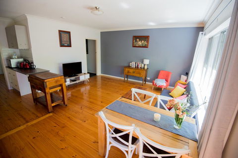 Flora Hill Creek Views - Accommodation Yamba 0