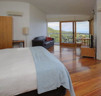 Chris's Beacon Point Restaurant  Villas - Accommodation Yamba