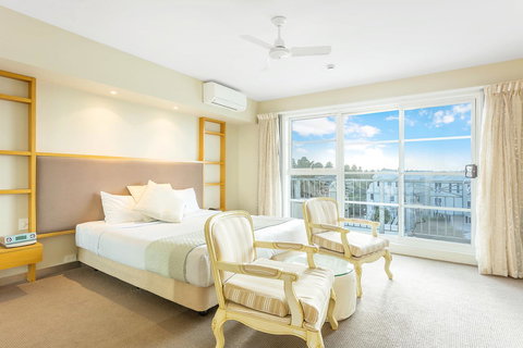 Deep Blue Hotel & Hot Springs - Accommodation Yamba 11