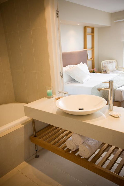 Deep Blue Hotel & Hot Springs - Accommodation Yamba 38