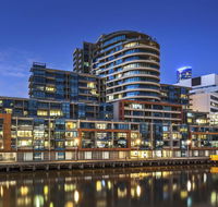 Waterfront Melbourne Apartments - Accommodation Yamba