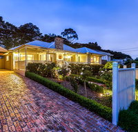 Lovely 5BR full house in Glen Waverley walk to train bus  shops - Accommodation Yamba