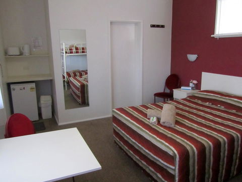 The Highlander Motel - 24HR Check In - Accommodation Yamba 15