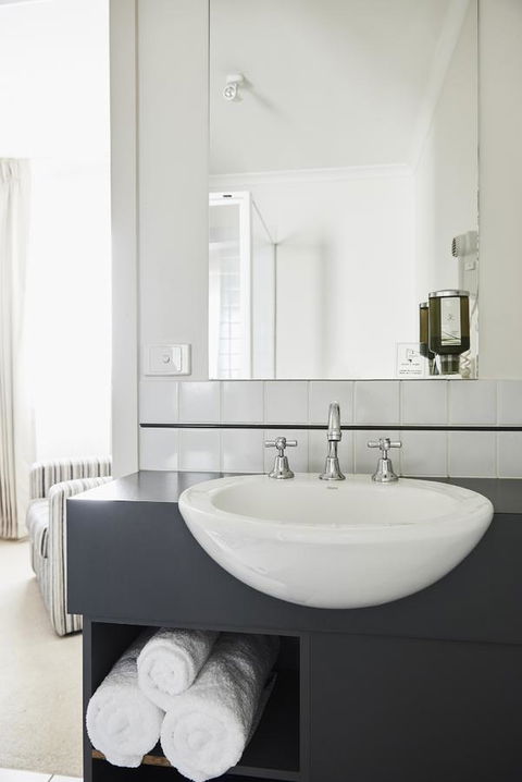 Plough Hotel - Accommodation Yamba 11