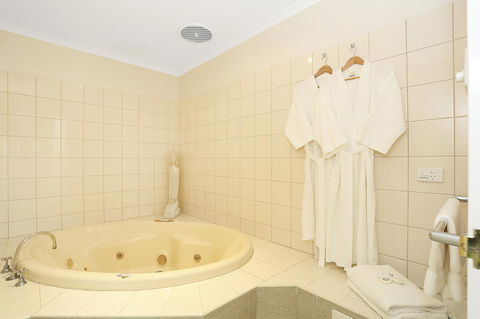 Quality Inn & Suites The Menzies - Accommodation Yamba 35