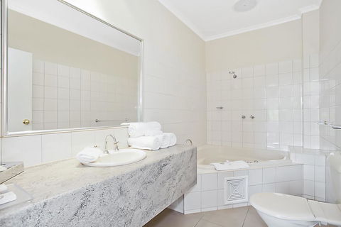 Quality Inn & Suites The Menzies - Accommodation Yamba 31