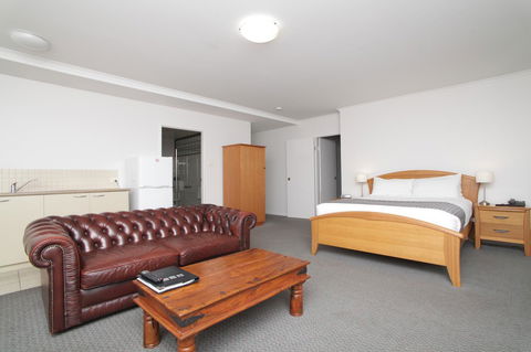 Quality Inn & Suites The Menzies - Accommodation Yamba 8